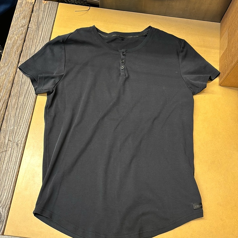 Alphalete Lux Henley Short Sleeve- Black
